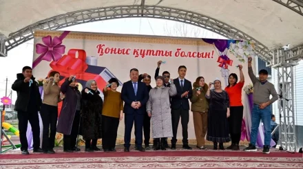 Тәуелсіздік күні: Түркістан облысында апаттық жағдайда тұрған баспана тұрғындарына жаңа пәтер берілді