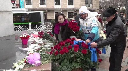Желтоқсаншылар Тәуелсіздік таңы монументіне гүл шоғын қойды