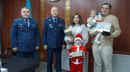 Павлодарда зейнеткерді алаяқтардан құтқарған такси жүргізушісі марапатталды