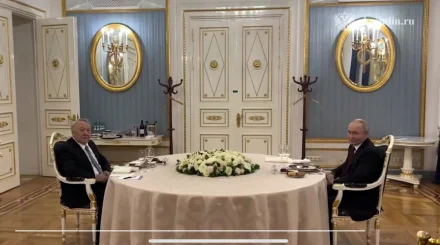 Назарбаев пен Путин Кремльдің асханасында кездесті