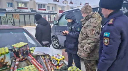 СҚО-да полицейлер 6 мыңға жуық қауіпті пиротехниканы тәркіледі