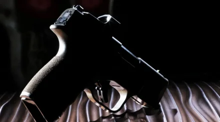 Астанада 21 жастағы жігіт арнайы жасақ қызметкеріне оқ жаудырған