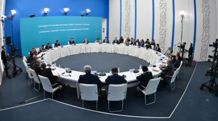Парламенттік реформа: 600-ден астам ұсыныс талқыланған бесінші отырыс өтті