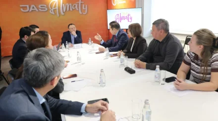 Алматыда жас ғалымдар қаланың дамуындағы ғылымның рөлін талқылады
