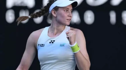 Australian Open: Рыбакина әлемнің екінші ракеткасын ұтып, жартылай финалға шықты