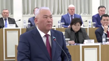 Мұрат Әбенов халықаралық міндеттемелерді қабылдауда егемендікке басымдық беруді ұсынды
