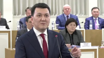 Ерлан Қарин: 1995 жылғы Ата заңды дайындаған кеңесте небары 12 азамат болған, ал қазір 130 адам