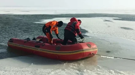 Қарағанды облысында балық аулауға шыққан жұптың көлігі мұз астына түсіп кетті: әйел адам қаза тапты