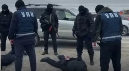Маңғыстау облысында апиын таратып жүргендер ұсталды: олардан ірі көлемде есірткі мен ақша табылды