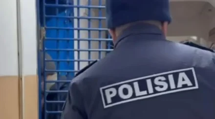 Абай облысында ер адам автобуста боқтаймын деп темір тордан бір-ақ шықты