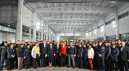 Өндірістегі тұрақтылық пен заң үстемдігі: Жетісудағы зауытта Жаңа Конституция жобасы талқыланды