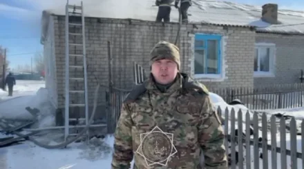 Павлодар облысында қою түтін басқан үйден екі бала құтқарылды
