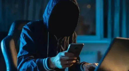 СҚО-да полицейлер интернет-алаяқтар үптеп кеткен 18,6 млн теңгені қайтарды
