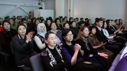 Құрылтай және халық пікірі: Астанадағы университет қызметкерлерімен жаңа Конституция жобасы талқыланды