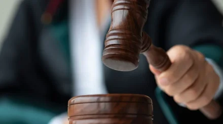 БҚО-да кәсіпкер емхананы сотқа беріп, 800 мың теңгеге жуық қаражат өндіріп алды