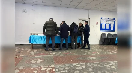 «Халық таңғы сағат жетіден бері дауыс беріп жатыр»: Жаңаарқа ауданындағы референдумның барысы қандай