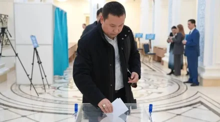 Шетелдегі 3 мыңнан астам қазақстандық референдумға келіп, дауыс беріп үлгерген