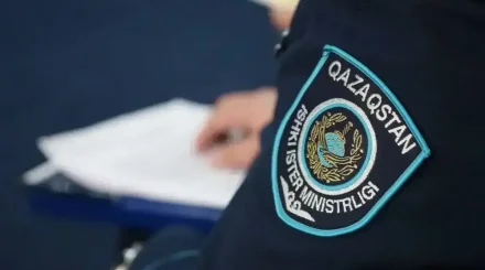 Атырауда сауда орталығында 14 жастағы жасөспірім биіктіктен құлады