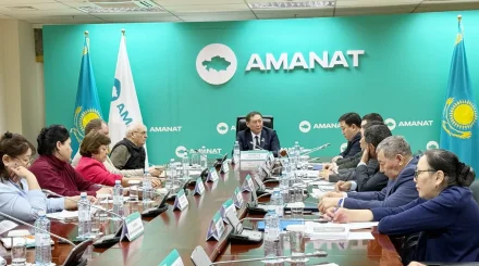 «AMANAT» партиясында сауда жүйесіндегі ашықтық пен отандық өнімді қолдау мәселелері бойынша талқылау өтті