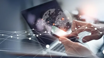 Францияда жасөспірімдердің әлеуметтік желіні пайдалануына тыйым салынады: Сенат заңды мақұлдады
