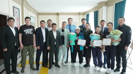 Алматы облысында әлем чемпиондары жастармен бірге ашық жаттығу өткізді
