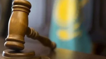 Теміртауда зейнеткерді аяусыз соққыға жыққан жасөспірімдерге сот үкімі шықты