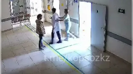 Астанада ер адам фельдшерді жұмыс орнында ұрып кетті: дәрігер бас-ми жарақатын алды