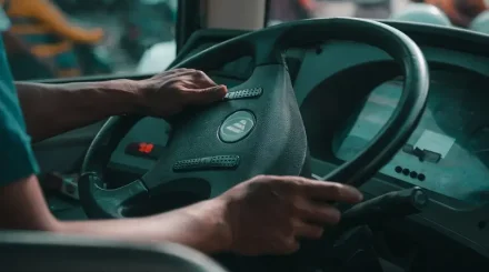 Атырауда жолаушылар автобусы тоғыз жастағы баланы қағып кетті