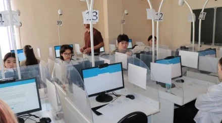 Более 100 абитуриентов отстранили от ЕНТ в Казахстане