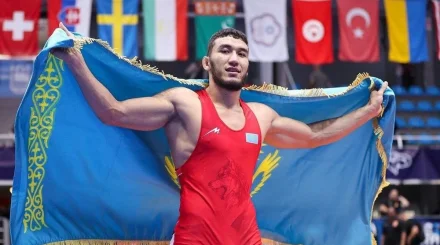 Казахстанские борцы завоевали 22 медали на молодежном чемпионате Азии