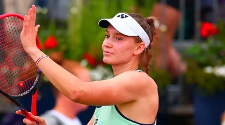 Елена Рыбакина сенсационно вылетела с «Ролан Гаррос»-2026