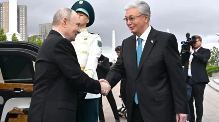 Небо Астаны окрасилось в цвета флага России: Токаев лично встретил Путина (ФОТО, ВИДЕО)