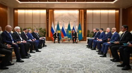 Токаев и Путин провели переговоры в узком составе