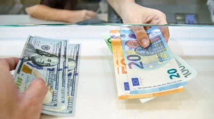 Доллар у отметки 500 тенге: свежие курсы валют в Казахстане