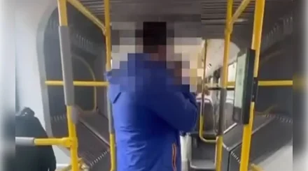 Вел себя агрессивно: астанчанина арестовали за мат в автобусе (ВИДЕО)