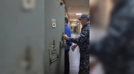 Астанчанина арестовали на 15 суток за мат и агрессивное поведение в автобусе