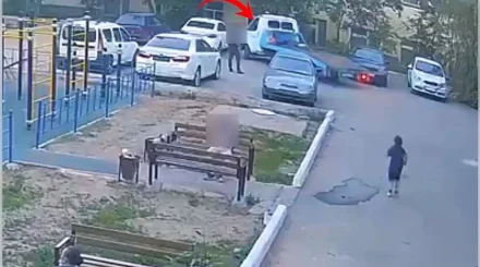 Житель Уральска угнал Toyota Camry прямо со двора (ВИДЕО)