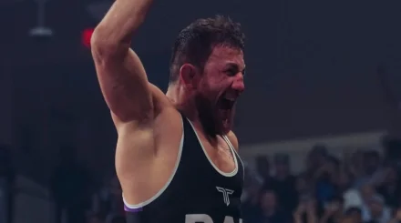 Мераб Двалишвили одержал победу на легендой UFC в борцовском поединке