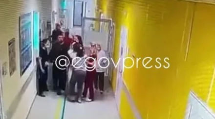 Мать пациента набросилась на врача в больнице Алматы (ВИДЕО)