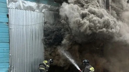Склад с туалетной бумагой загорелся в Семее