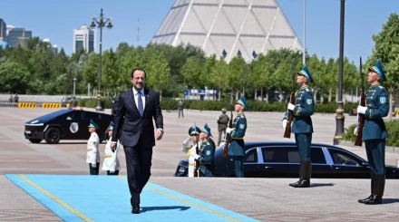 Президента Кипра торжественно встретили в Астане