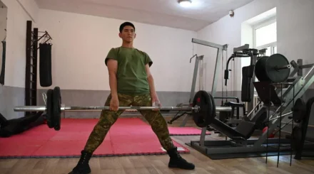 Призер чемпионата мира по пауэрлифтингу служит в Шымкенте