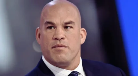Едва не погиб под водой: легенда UFC пережил страшную аварию