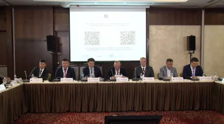 Экономику Казахстана вытягивают автопром и продукты питания - эксперт