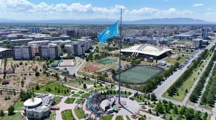 В Жетісу одновременно подняли 35 Государственных флагов в честь 35-летия Независимости