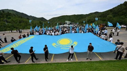 В Алматы торжественно подняли Государственный флаг в честь Дня символов
