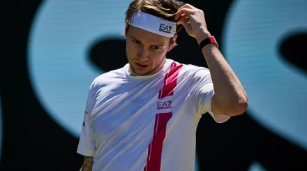 Бублик сенсационно вылетел с турнира ATP 500 в Галле