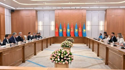 Касым-Жомарт Токаев и Яков Милатович провели переговоры в расширенном составе