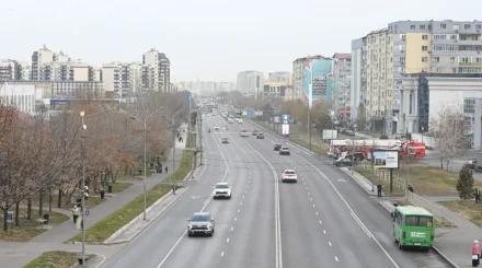 В Алматы по улице Момышулы ограничат движение из-за строительства ЛРТ