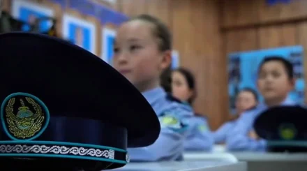 Первые выпускники полицейских классов "Жас сақшы" выбрали службу в МВД